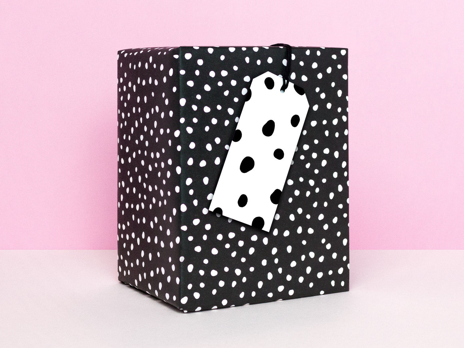 Black and white spots gift wrapping sheets by My Darlin' | www.mydarl.in