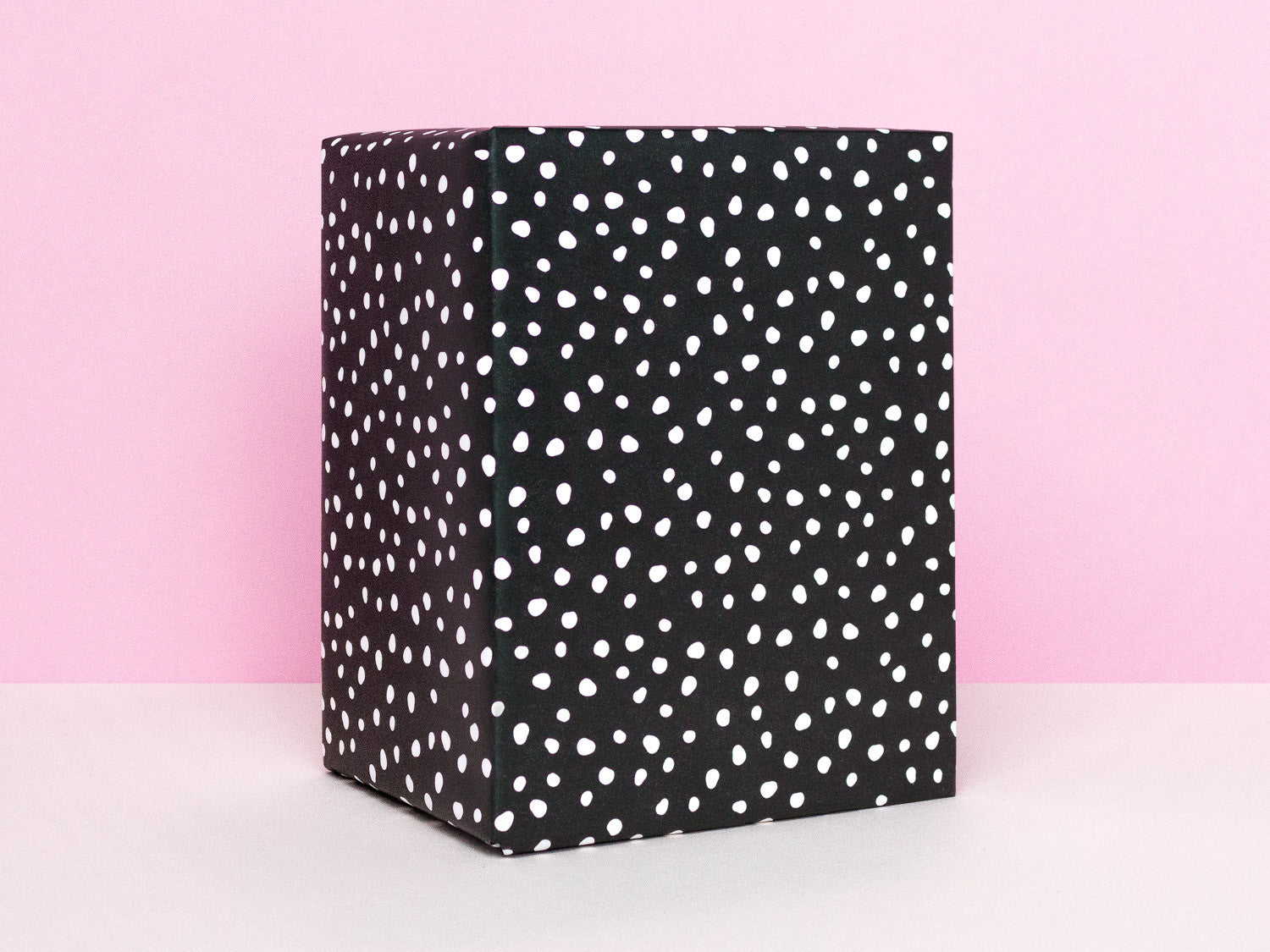 Black and white spots gift wrapping sheets by My Darlin' | www.mydarl.in